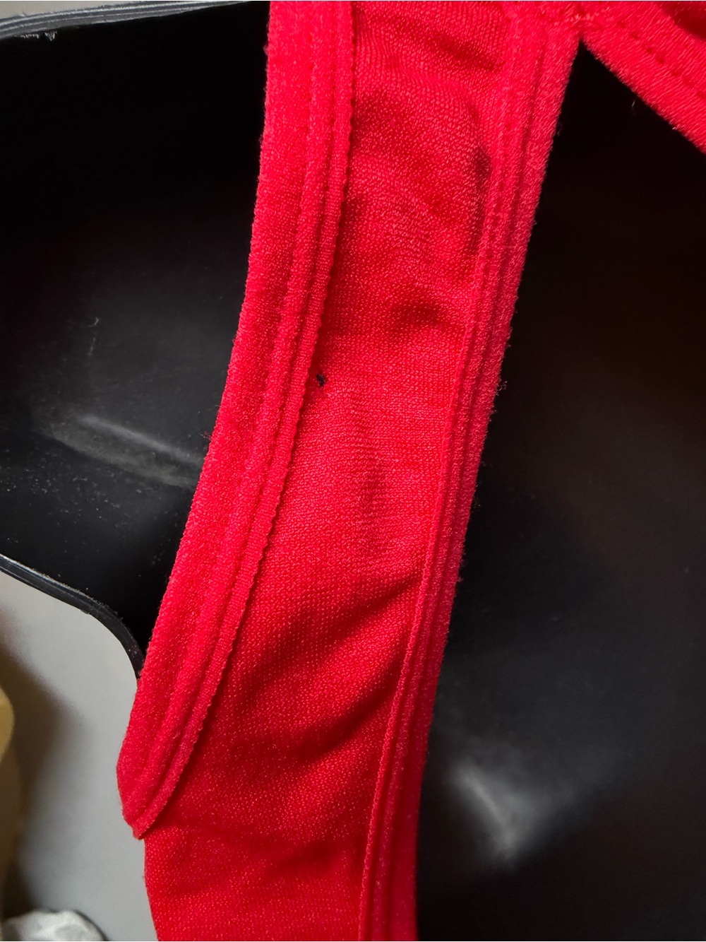Cutout Ribbed Sports Bra - Red - Picture 7 of 7